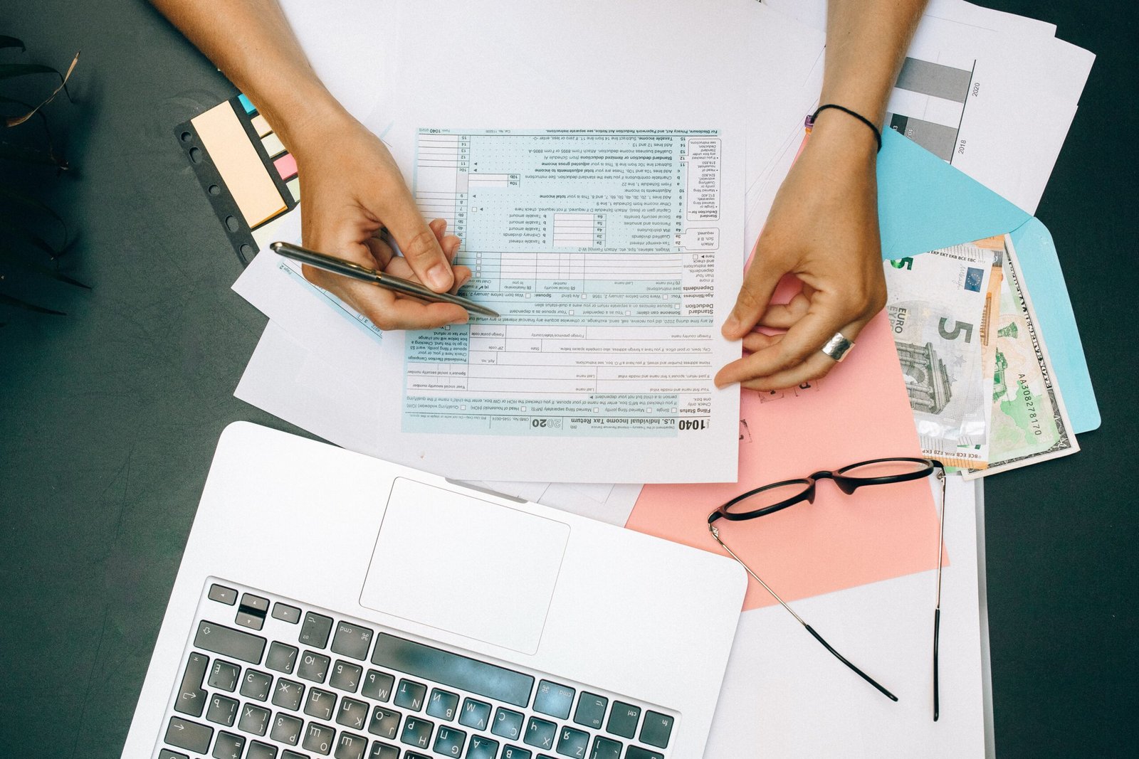 Formulario 1040-SR del IRS para contribuyentes adultos mayores